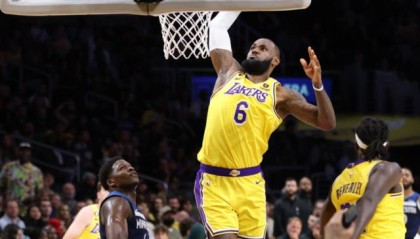 爱游戏在线-【现场】湖人主场惜败森林狼 凝聚全城活力亮点不断