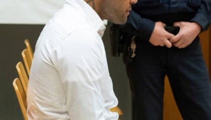 爱游戏在线-阿尔维斯性侵案庭审细节：友人被疑证词前后矛盾