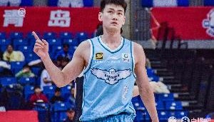 得分已经上双！王睿泽首节6中4拿到12分1板2助